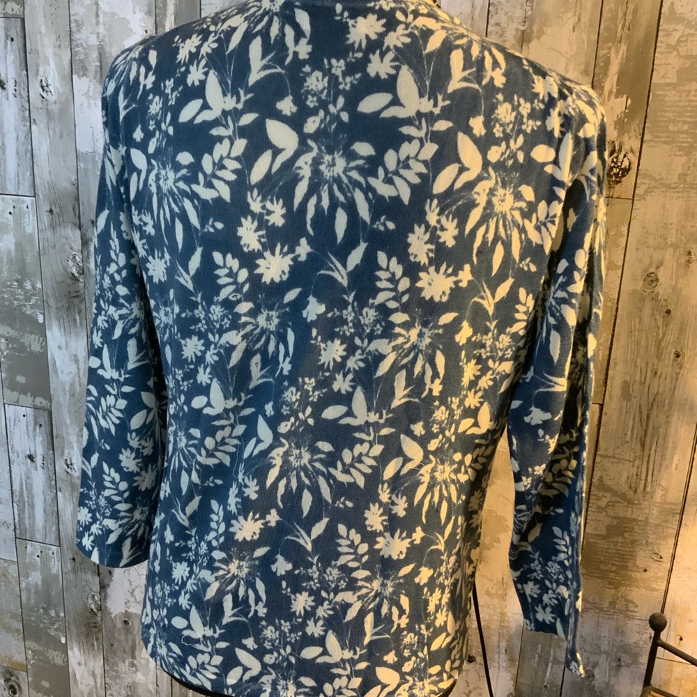 Garnet Hill Blue and White Floral Cardigan. Size M - Picture 3 of 4